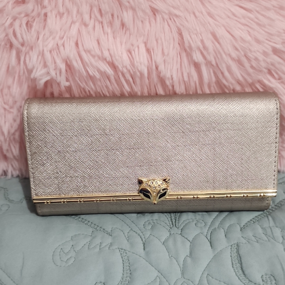 FOXER Gold Wallet with Metallic Finish